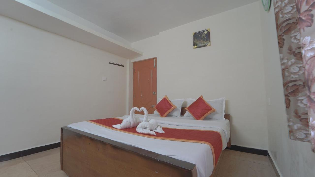 Amuthu Residency Hotel Ooty Exterior photo